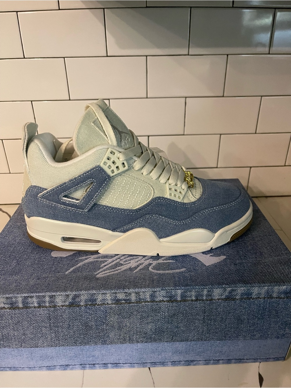 Women’s Retro 4 Size 9.